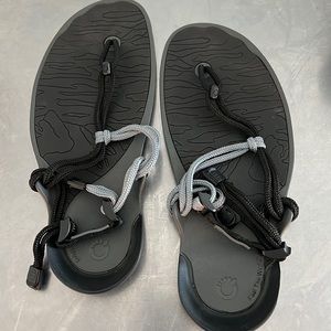 XEROShoes (Barefoot Technology) from REI. Men’s Sz 11M US. Like new. Blk & Grey!